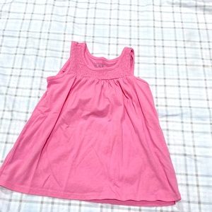 The children place blouse